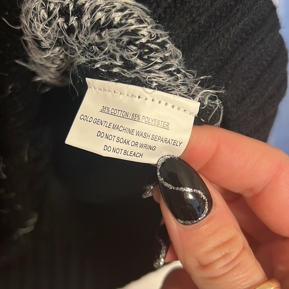 LF Mika & Gala “Love will save us all” Oversized Graphic Sweater - Picture 5 of 10